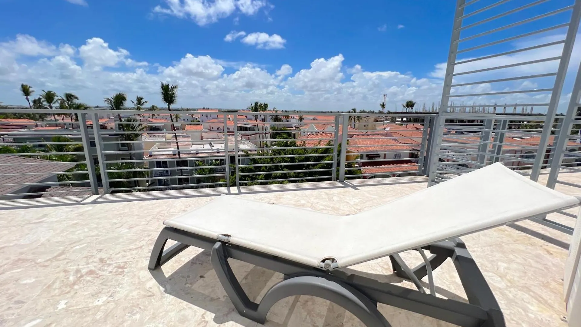 Vacation Suites With Rooftop Pool, Spa, Restaurants - Playa Los Corales Punta Cana 5*,