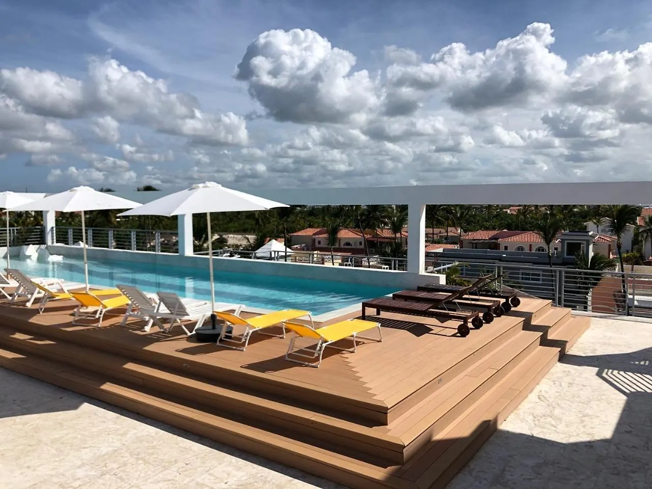 Vacation Suites With Rooftop Pool, Spa, Restaurants - Playa Los Corales 蓬塔卡纳 酒店
