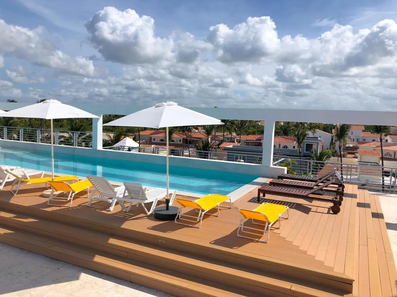 Vacation Suites With Rooftop Pool, Spa, Restaurants - Playa Los Corales 蓬塔卡纳