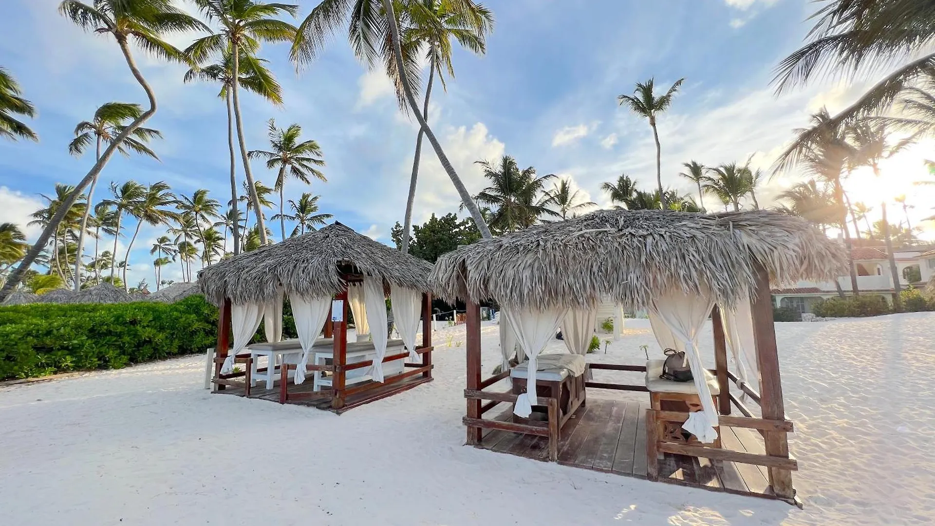 Vacation Suites With Rooftop Pool, Spa, Restaurants - Playa Los Corales 蓬塔卡纳