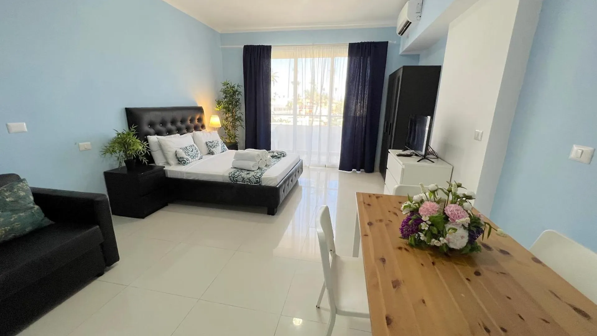 Vacation Suites With Rooftop Pool, Spa, Restaurants - Playa Los Corales 蓬塔卡纳 多米尼加共和国